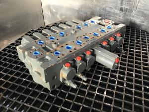 Liebherr Blocco valvole